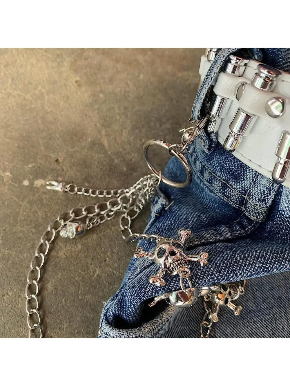 Silver skull pocket chain grunge biker. Unisex